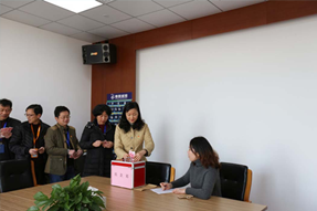病魔無情人有情，愛心援助傳真情